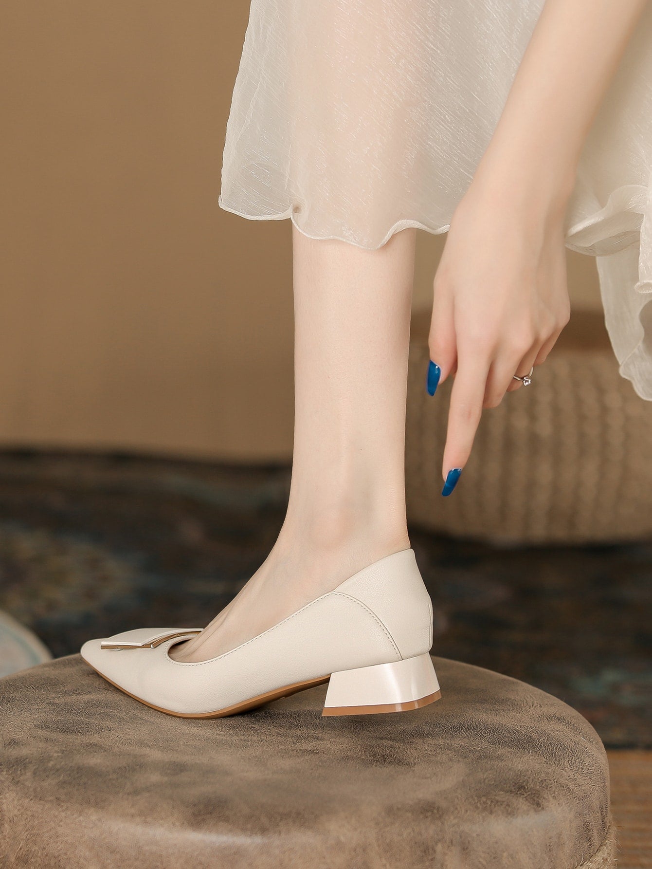 Sapato Bico Fino Com Laço Estruturado Elegante