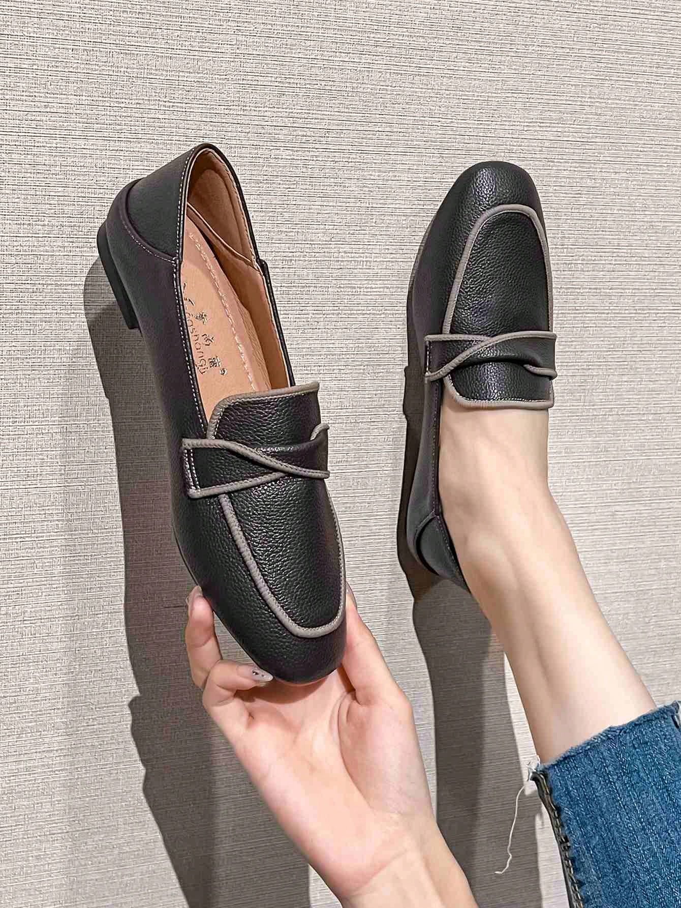 Sapato Mocassim Liso Com Detalhe De Costura Contrastante
