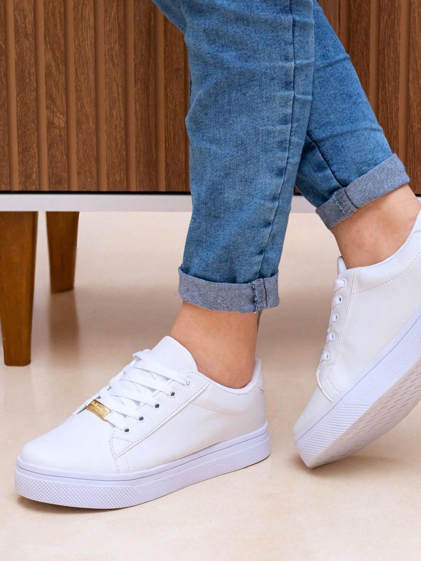 Tênis Casual Sola Alta Minimalista