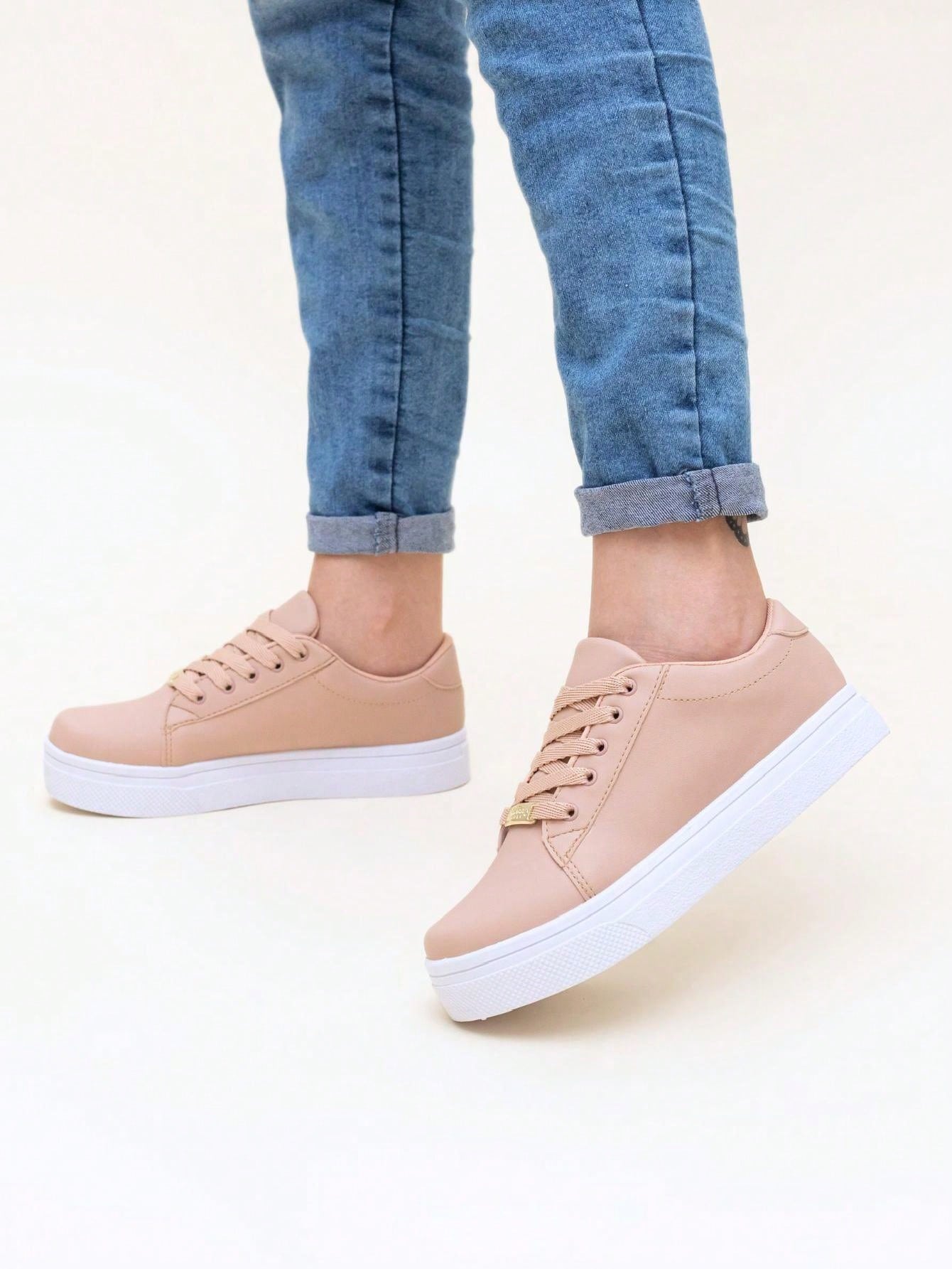 Tênis Casual Sola Alta Minimalista