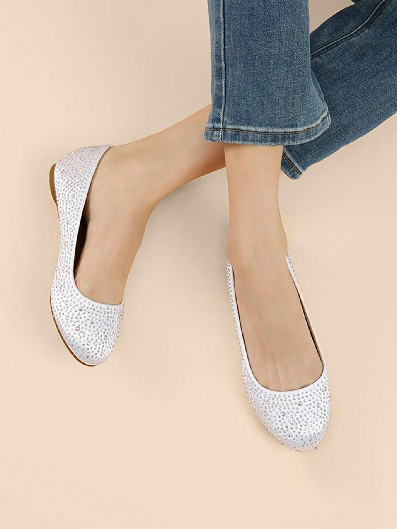 Sapatilha Bico Redondo Toda Em Strass Brilhante