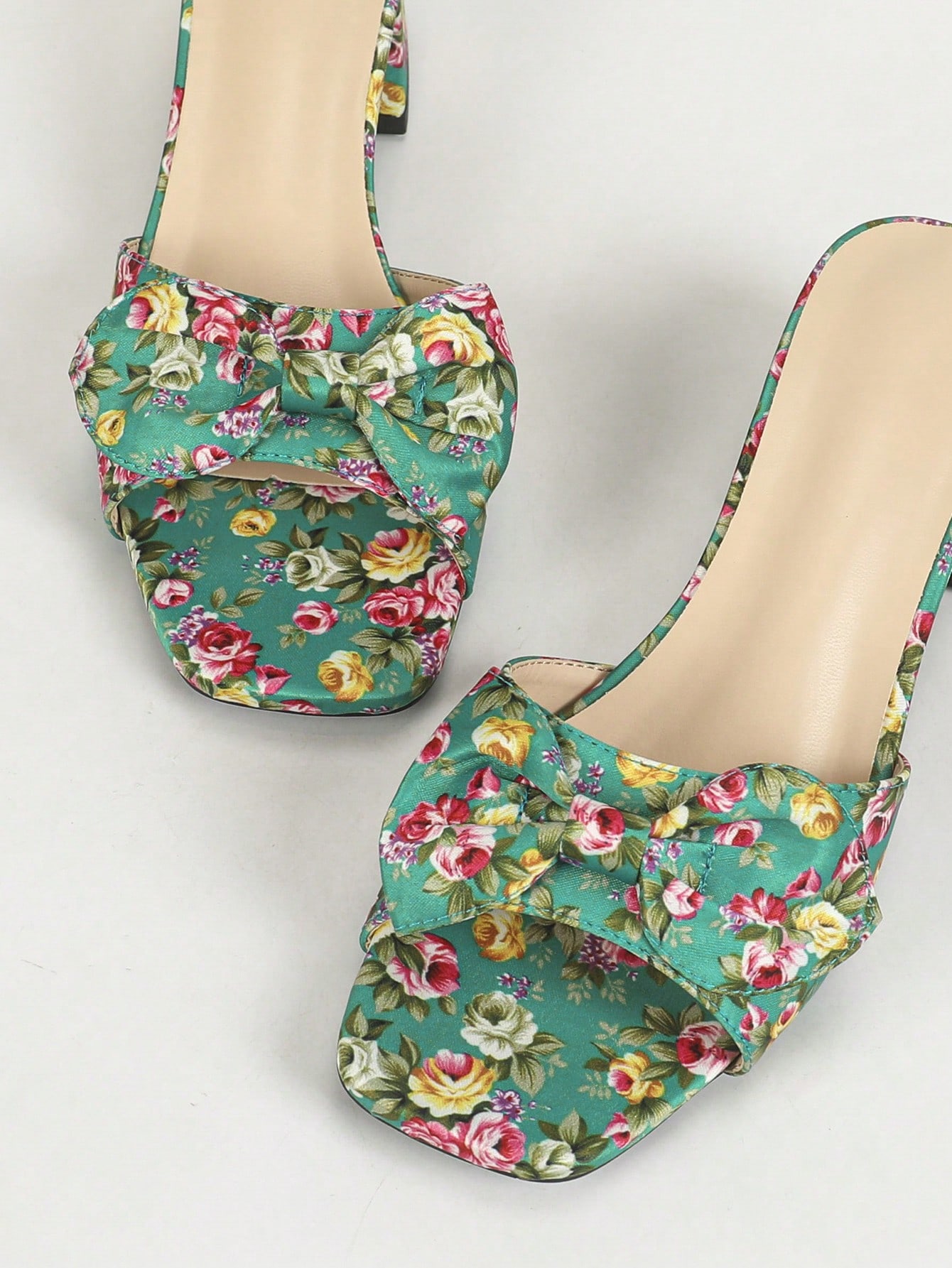 Sandália De Salto Baixo Estampada Com Laço