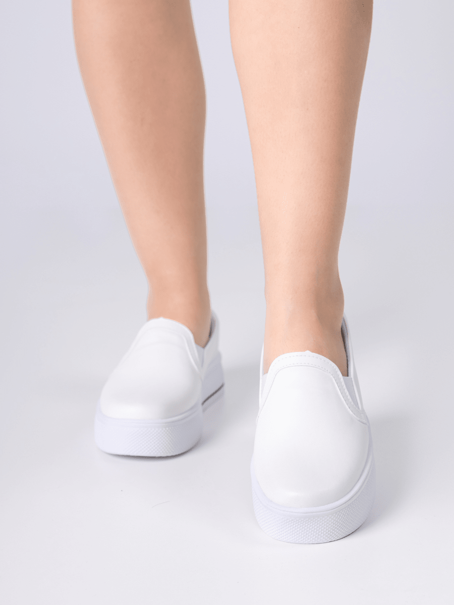 Tênis Slip On Sola Alta Minimalista