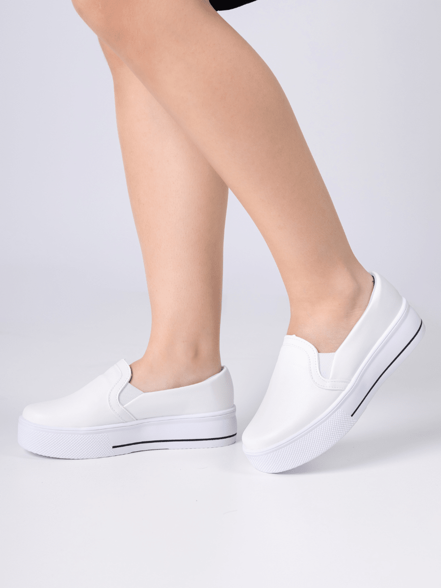 Tênis Slip On Sola Alta Minimalista