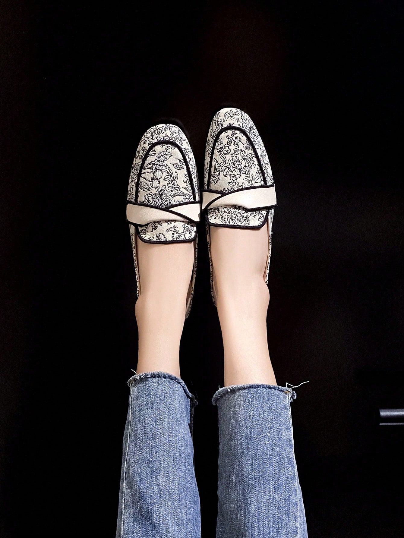 Sapato Mocassim Liso Com Detalhe De Costura Contrastante