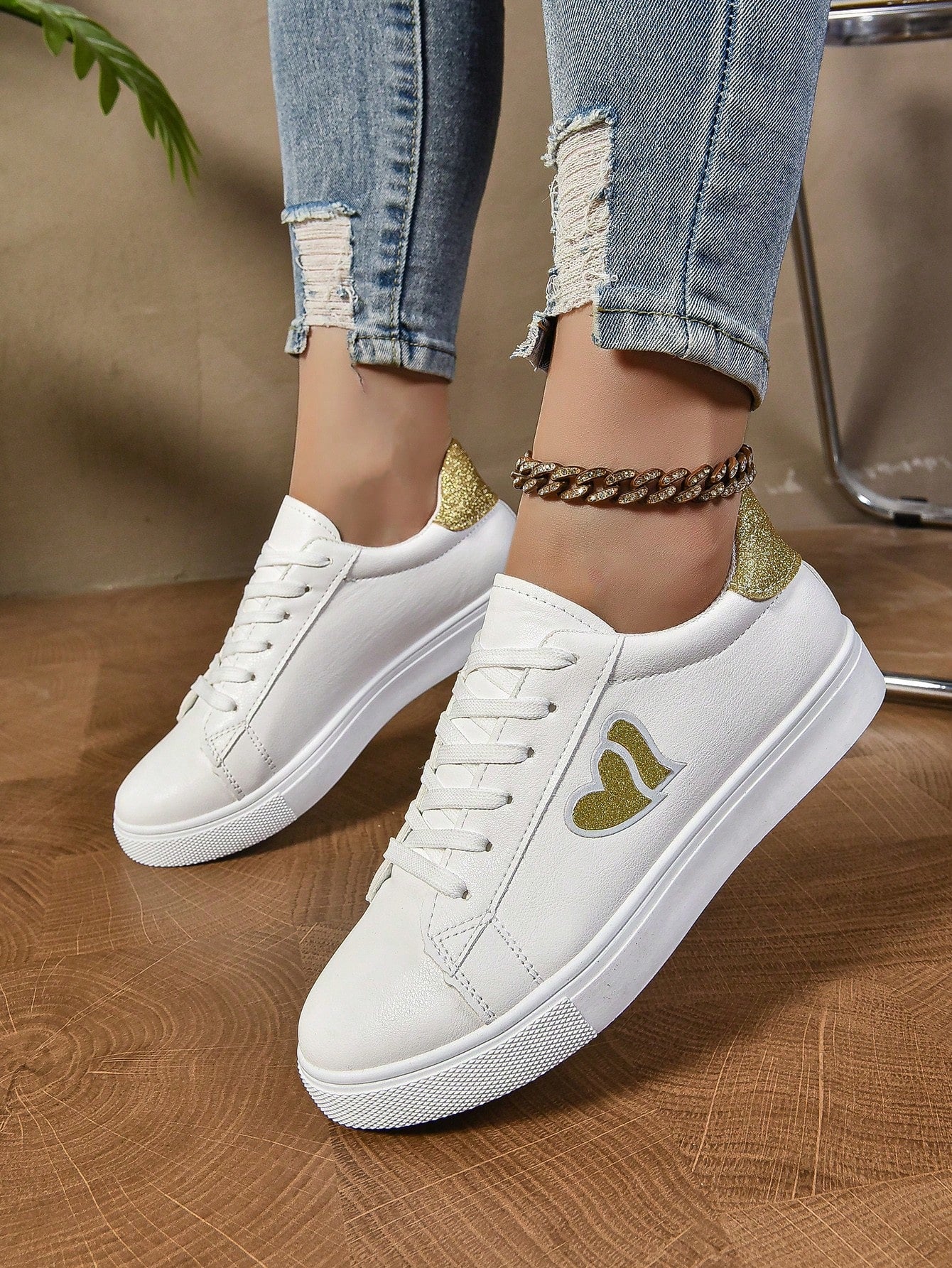 Tênis Casual Com Cadarço E Detalhe Texturizado Moderno