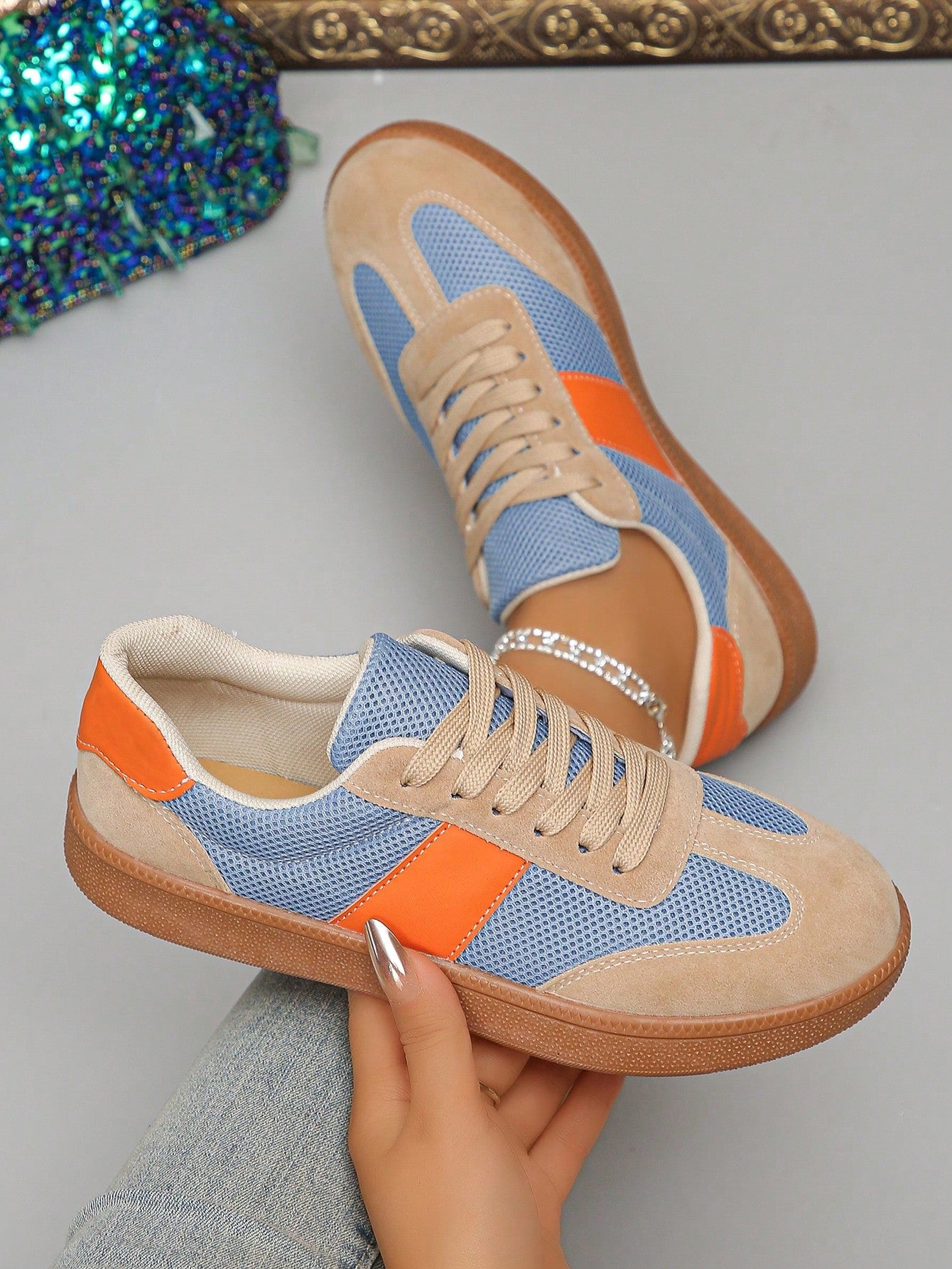 Tênis Casual Estilo Retrô Com Recortes Suede