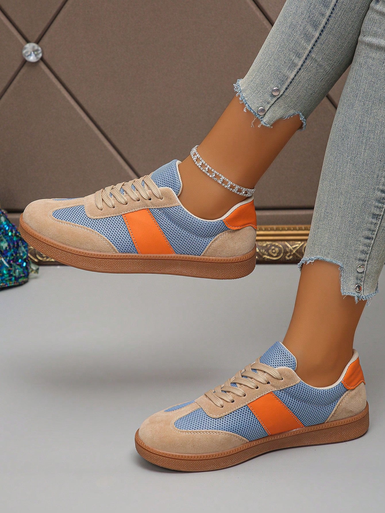 Tênis Casual Estilo Retrô Com Recortes Suede