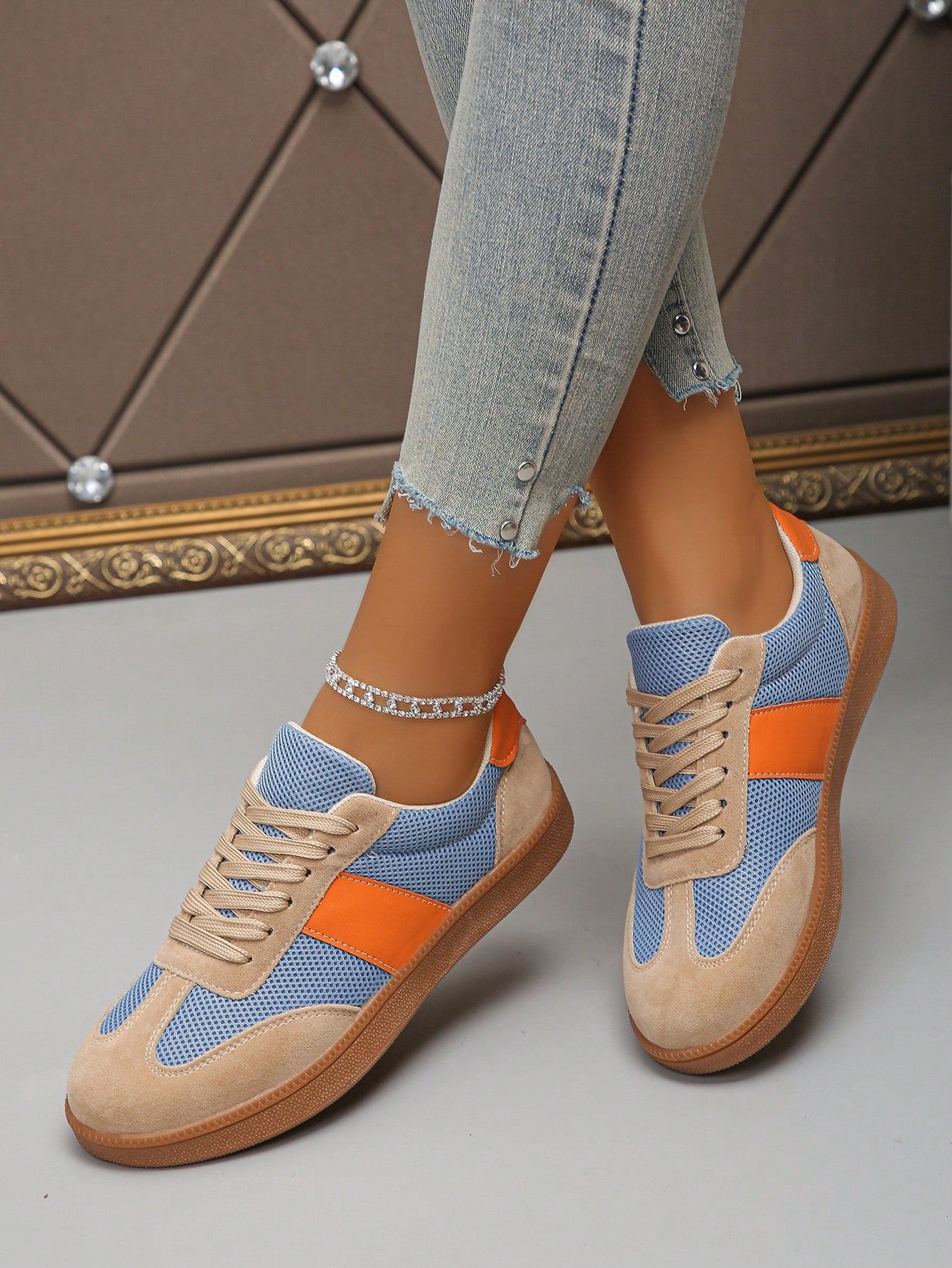 Tênis Casual Estilo Retrô Com Recortes Suede