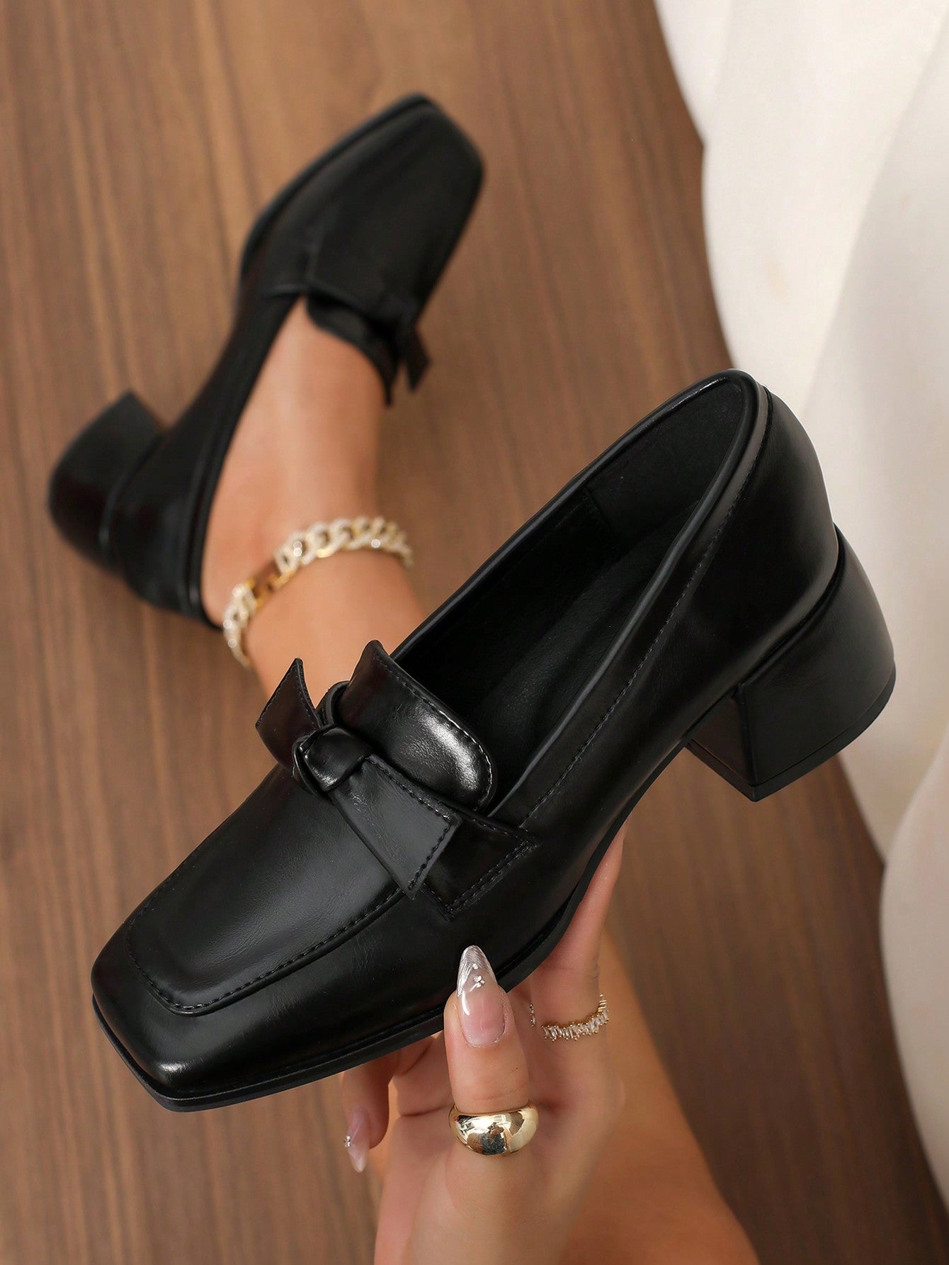 Sapato Mocassim Verniz Bico Quadrado Com Salto Bloco