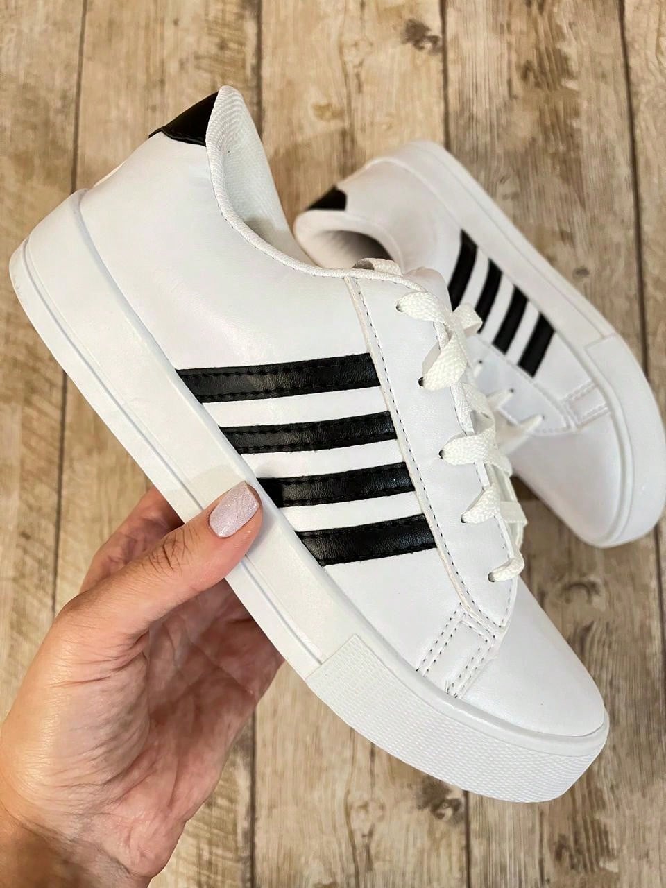 Tênis Casual Street Cano Baixo Com Listras Laterais