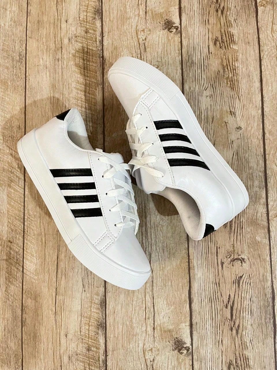 Tênis Casual Street Cano Baixo Com Listras Laterais