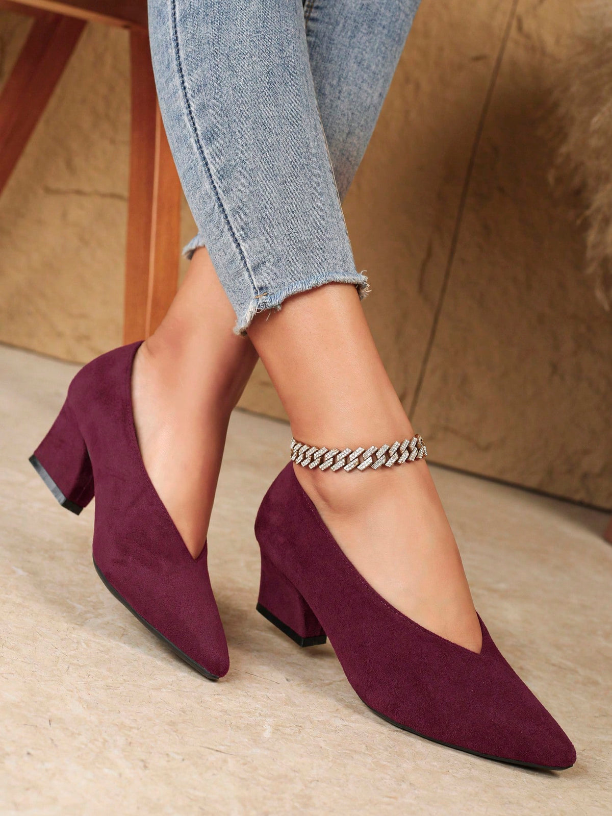 Sapato Scarpin Bico Fino Texturizado Estilo Croco