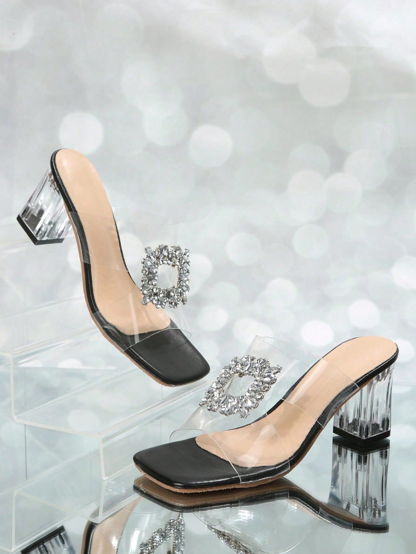 Sandália De Salto Transparente Com Fivela De Strass