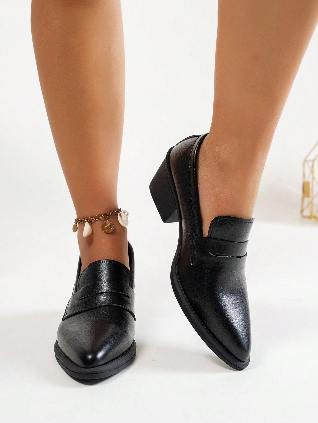 Sapato Mocassim Bico Fino Liso Com Salto Bloco Elegante