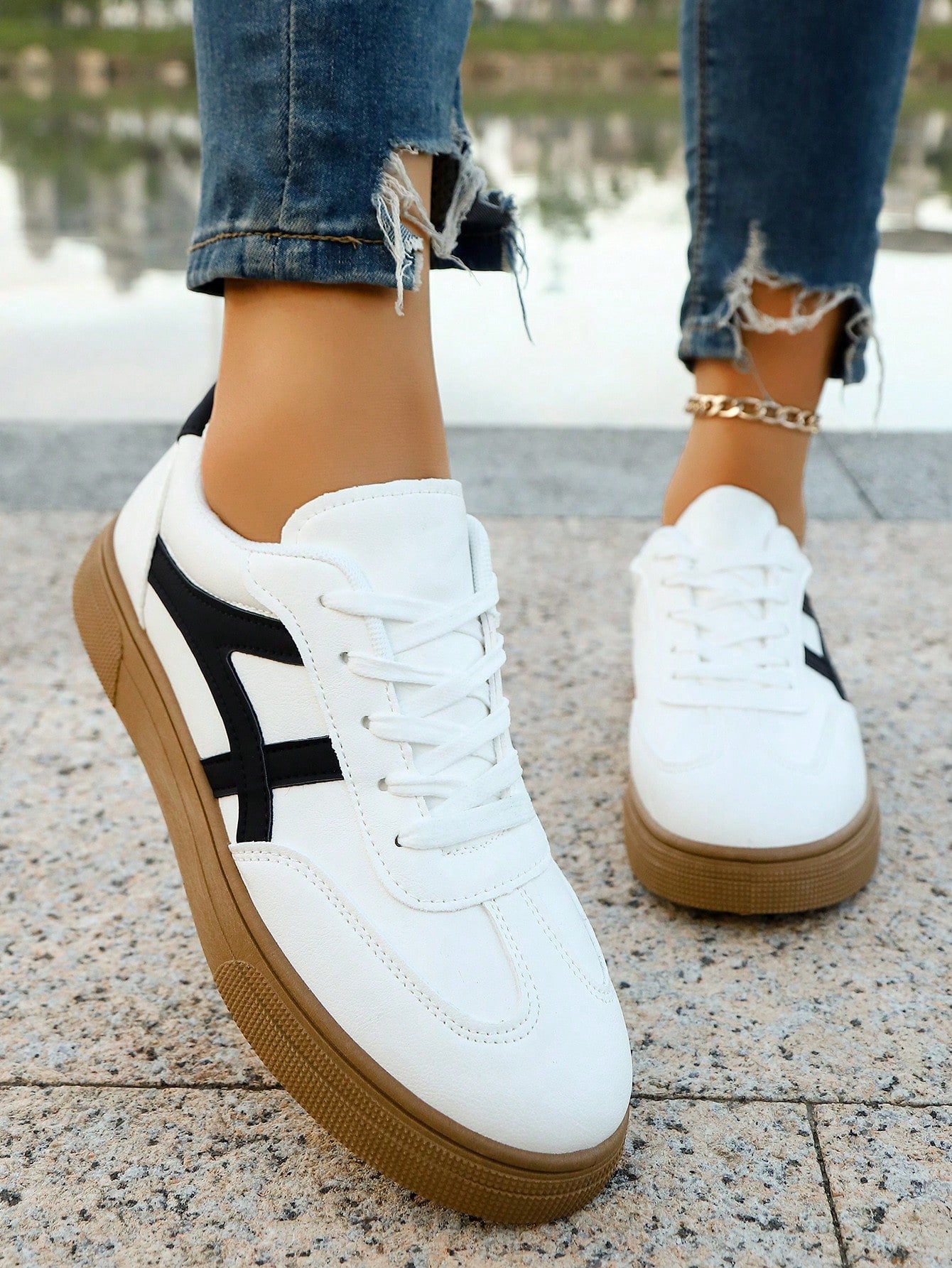 Tênis Casual Básico Com Sola Reta Estilo Minimalista