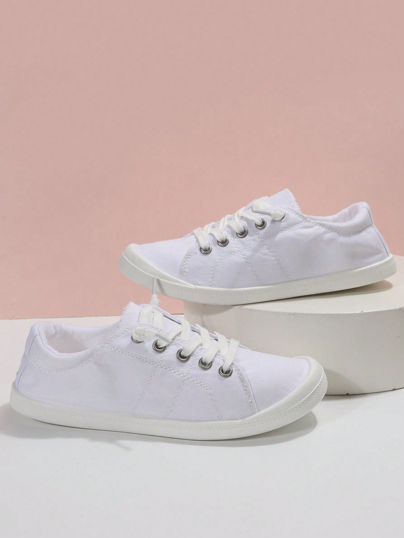 Tênis Casual Cano Baixo Com Recorte Desfiado Estilo Urbano