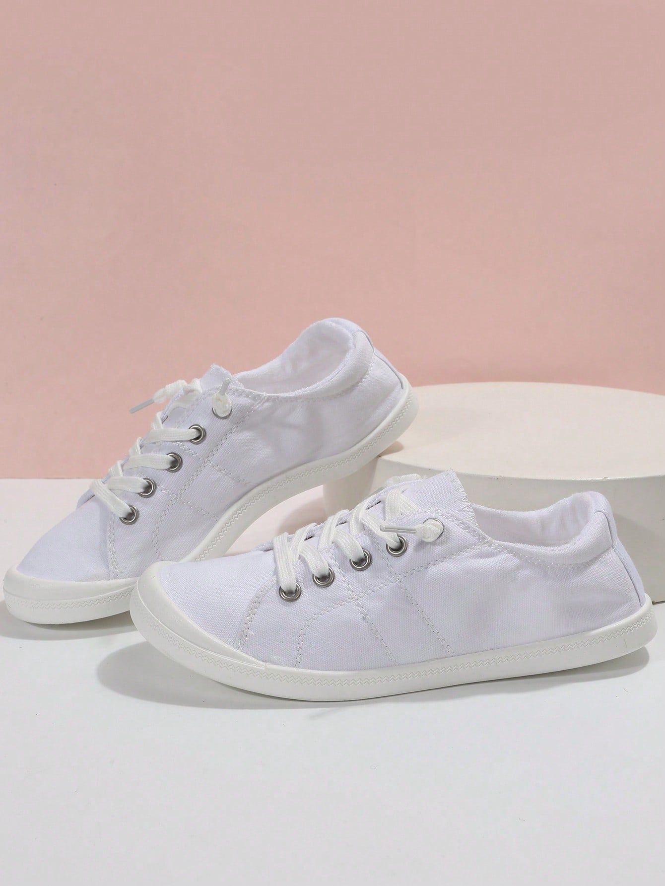 Tênis Casual Cano Baixo Com Recorte Desfiado Estilo Urbano