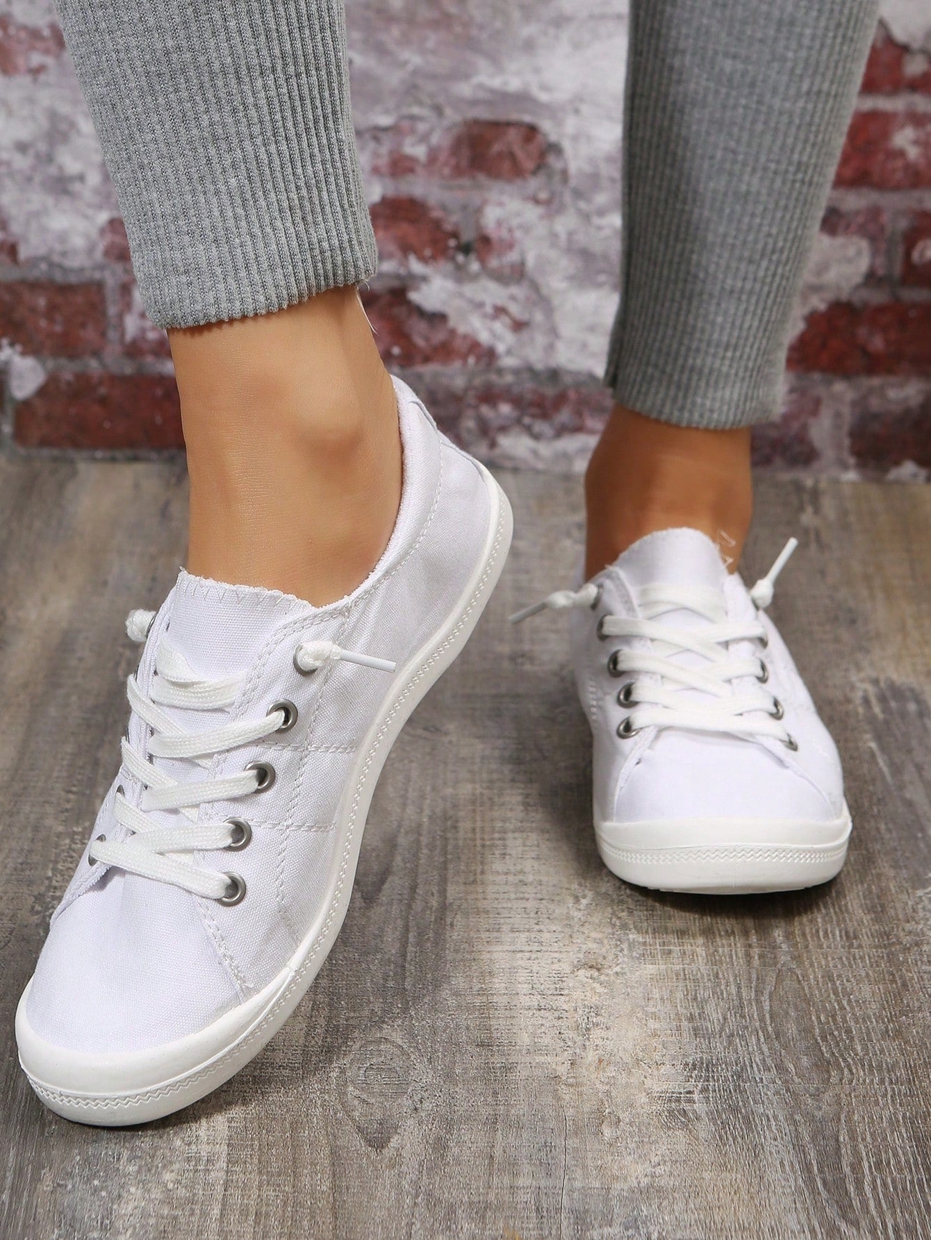 Tênis Casual Cano Baixo Com Recorte Desfiado Estilo Urbano