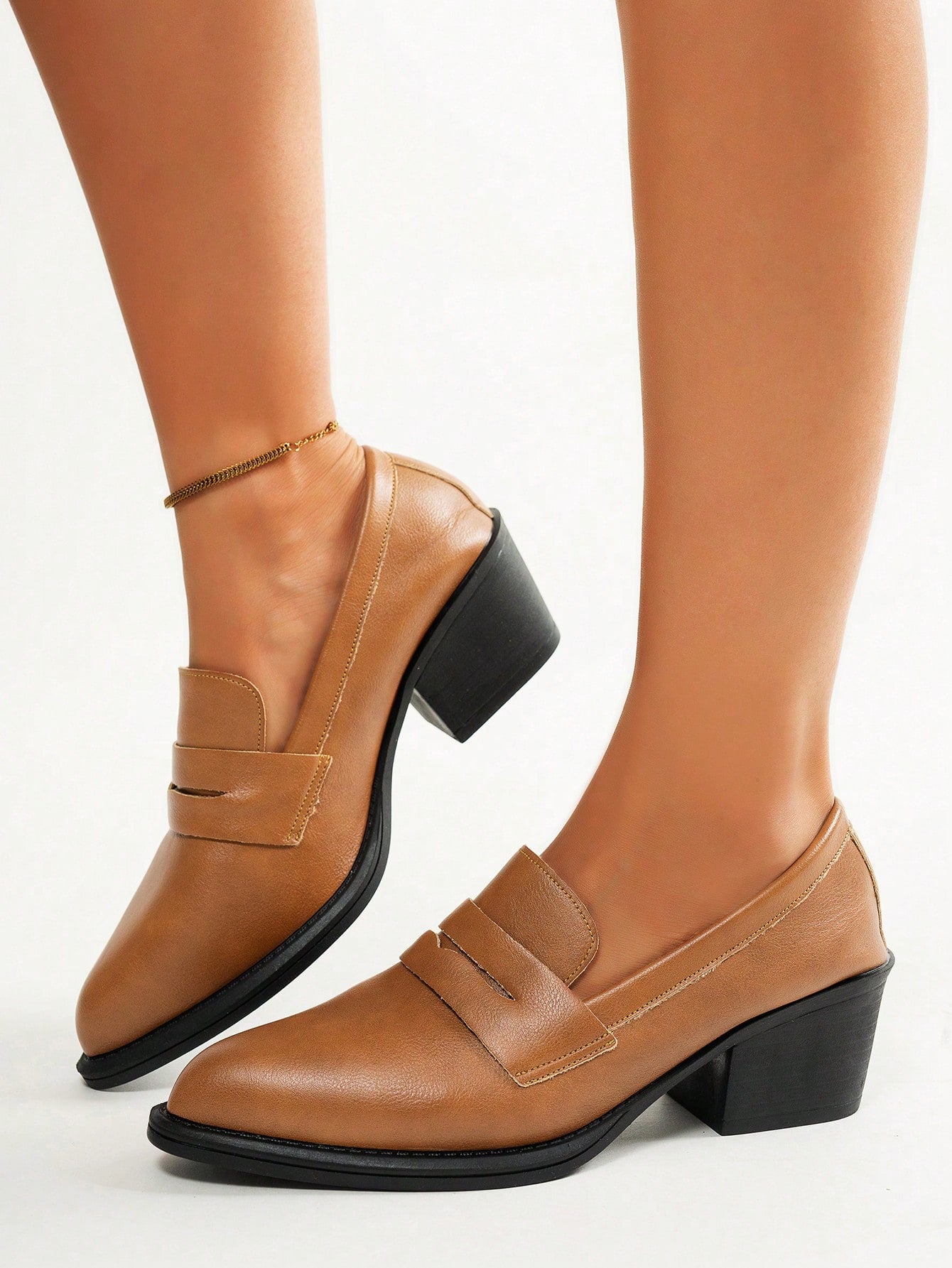 Sapato Mocassim Bico Fino Liso Com Salto Bloco Elegante