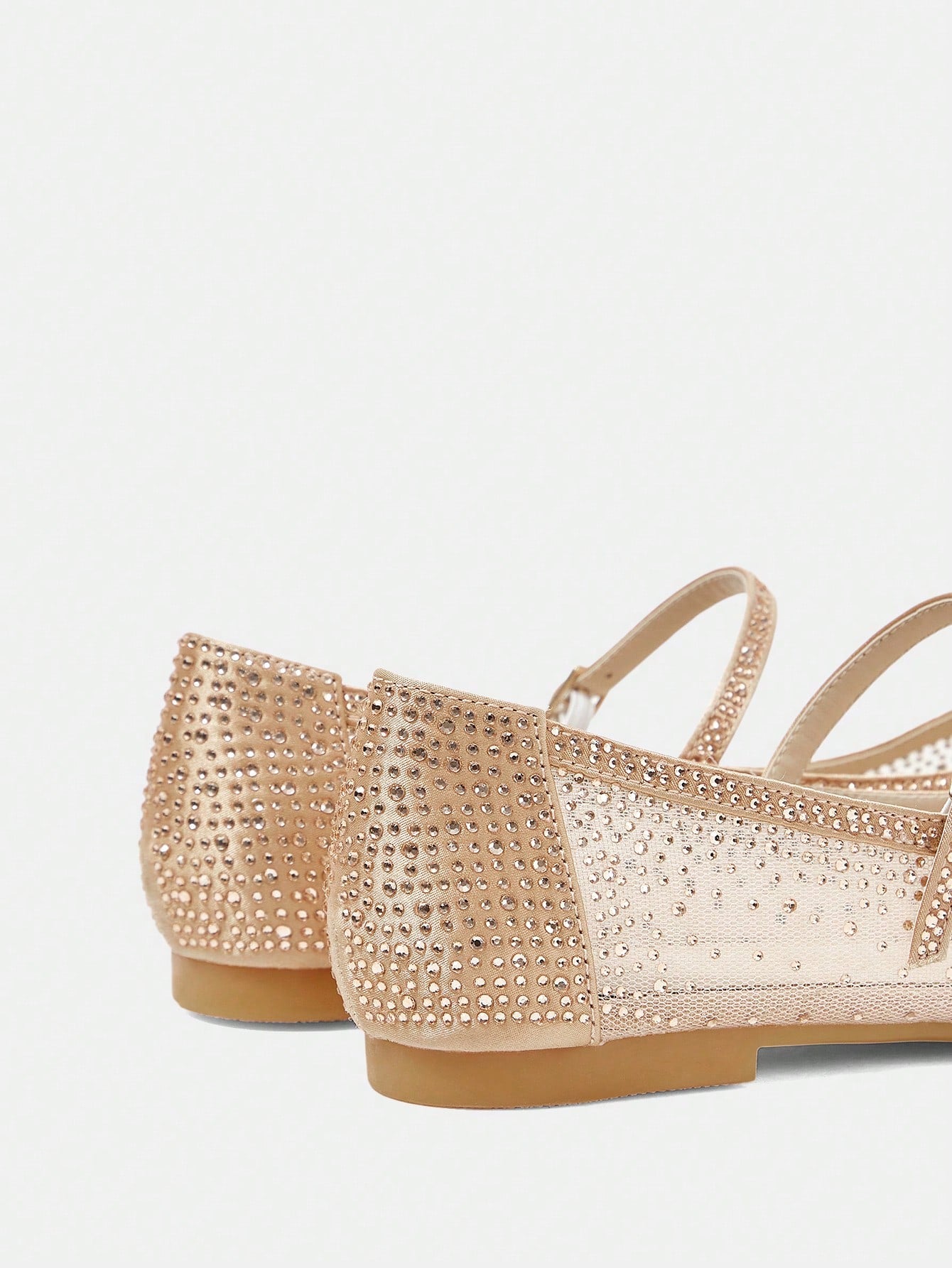 Sapatilha Bico Fino com Strass e Tira Elegante