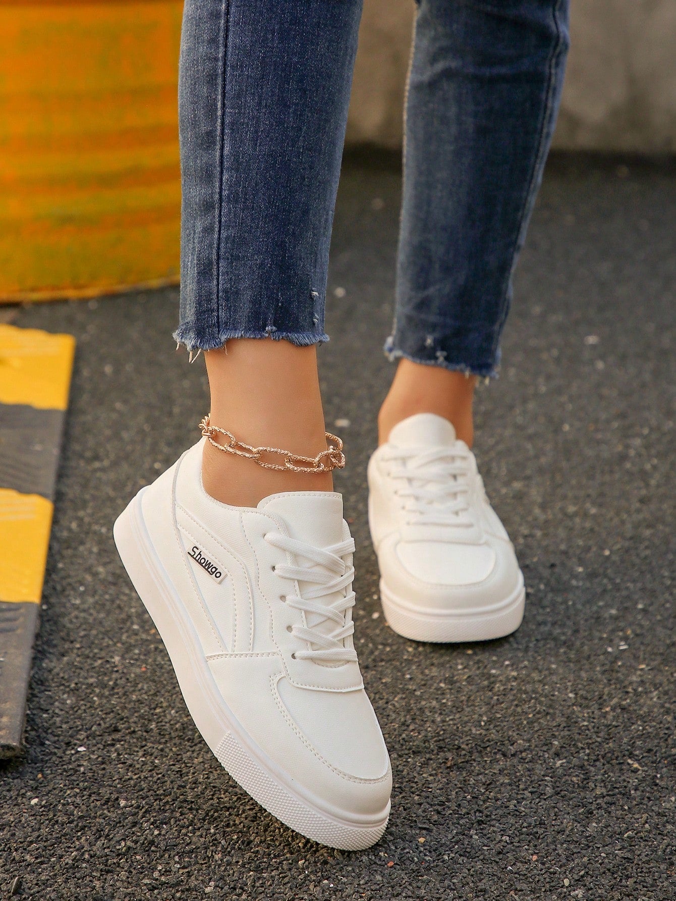 Tênis Casual Plataforma Com Design Minimalista