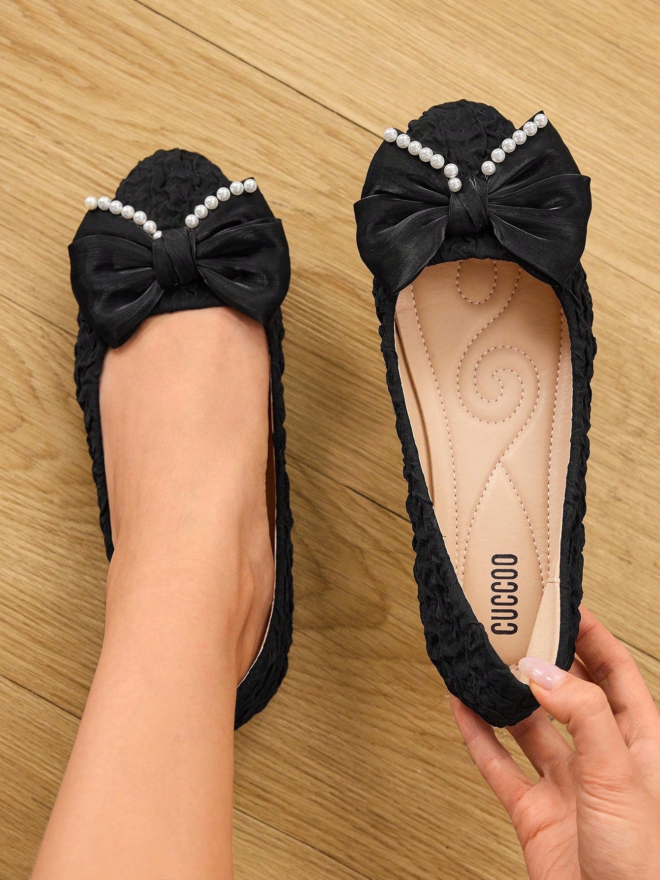 Sapatilha com Laço de Tule e Pérolas