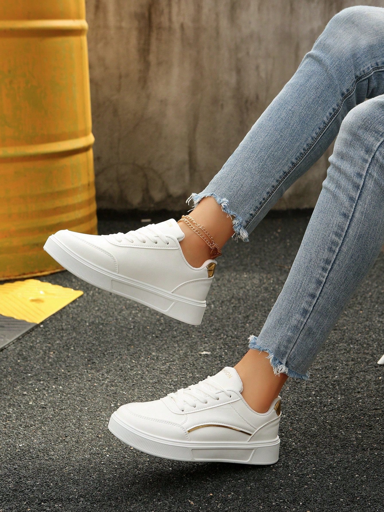 Tênis Casual Plataforma Com Detalhe Metalizado