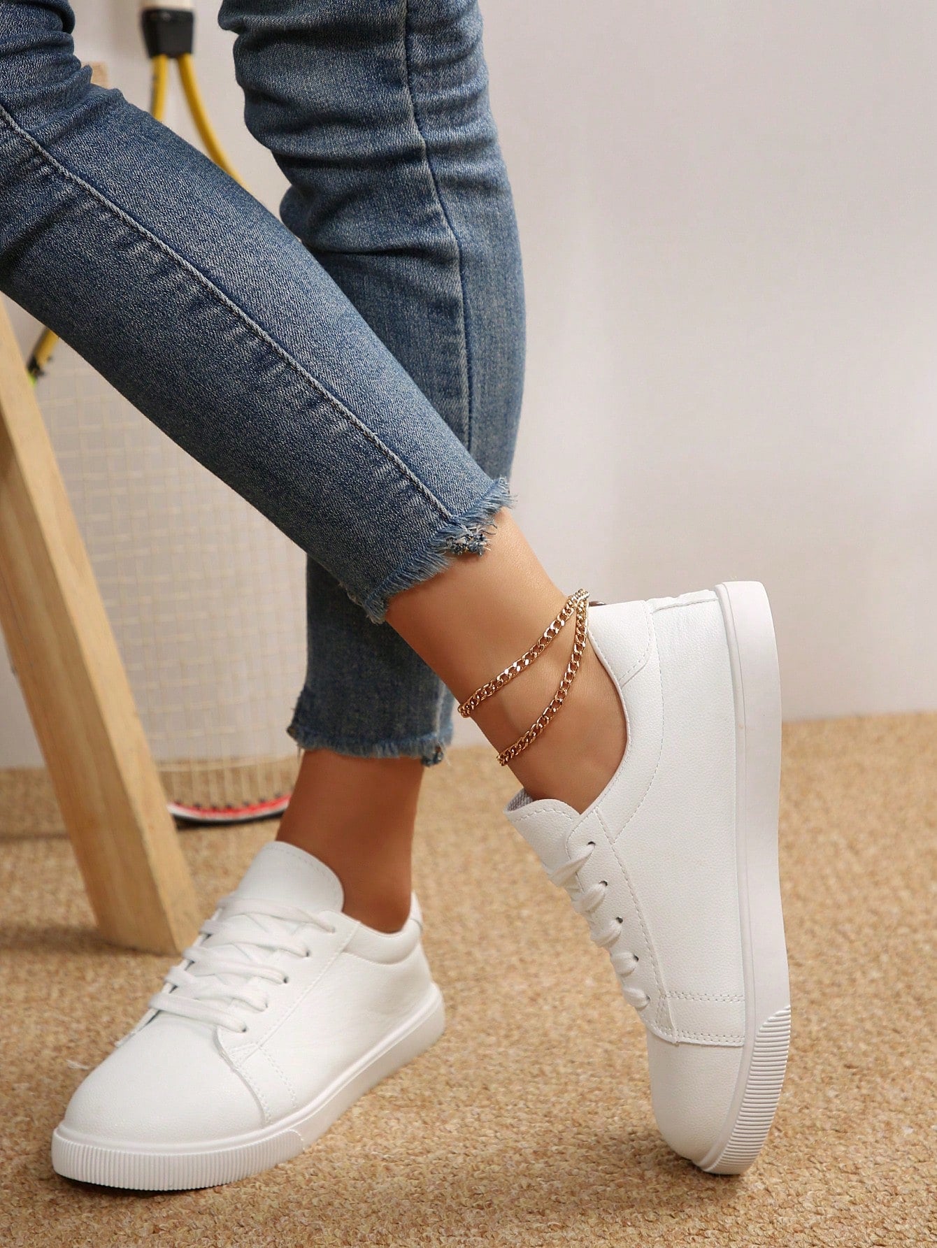 Tênis Casual Básico Com Design Minimalista