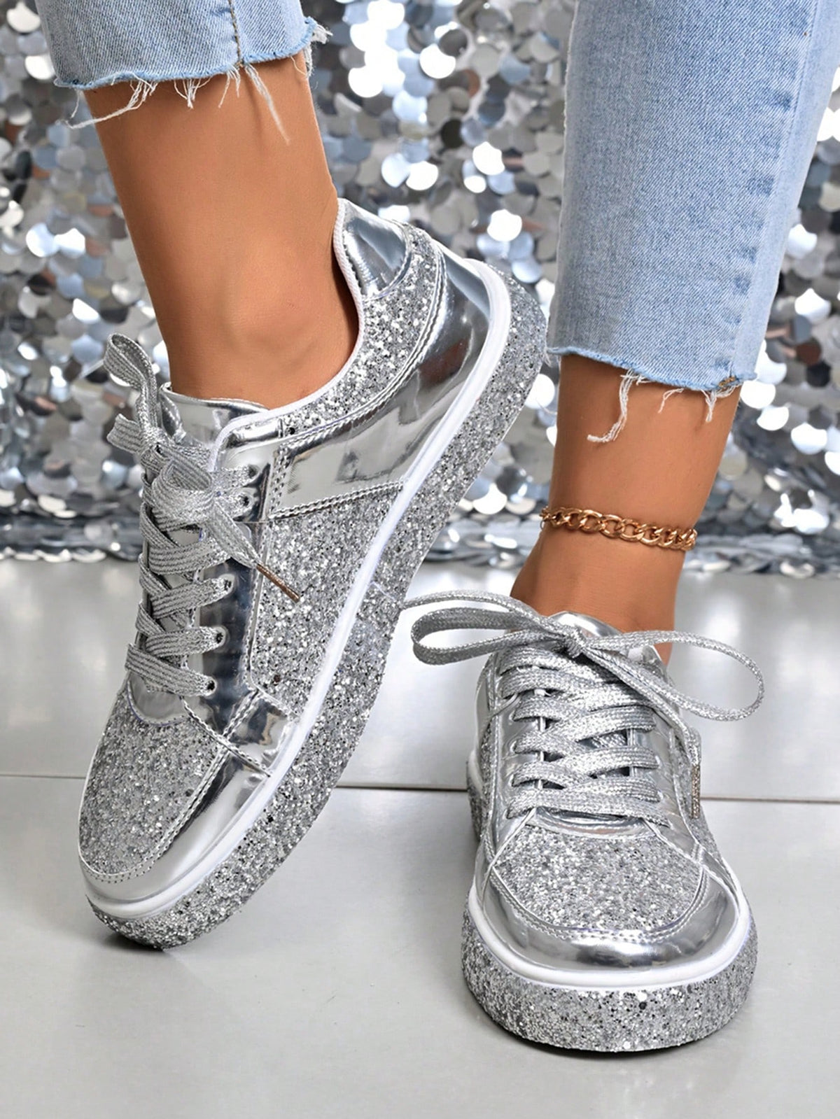 Tênis Casual Brilhante Com Acabamento Metalizado
