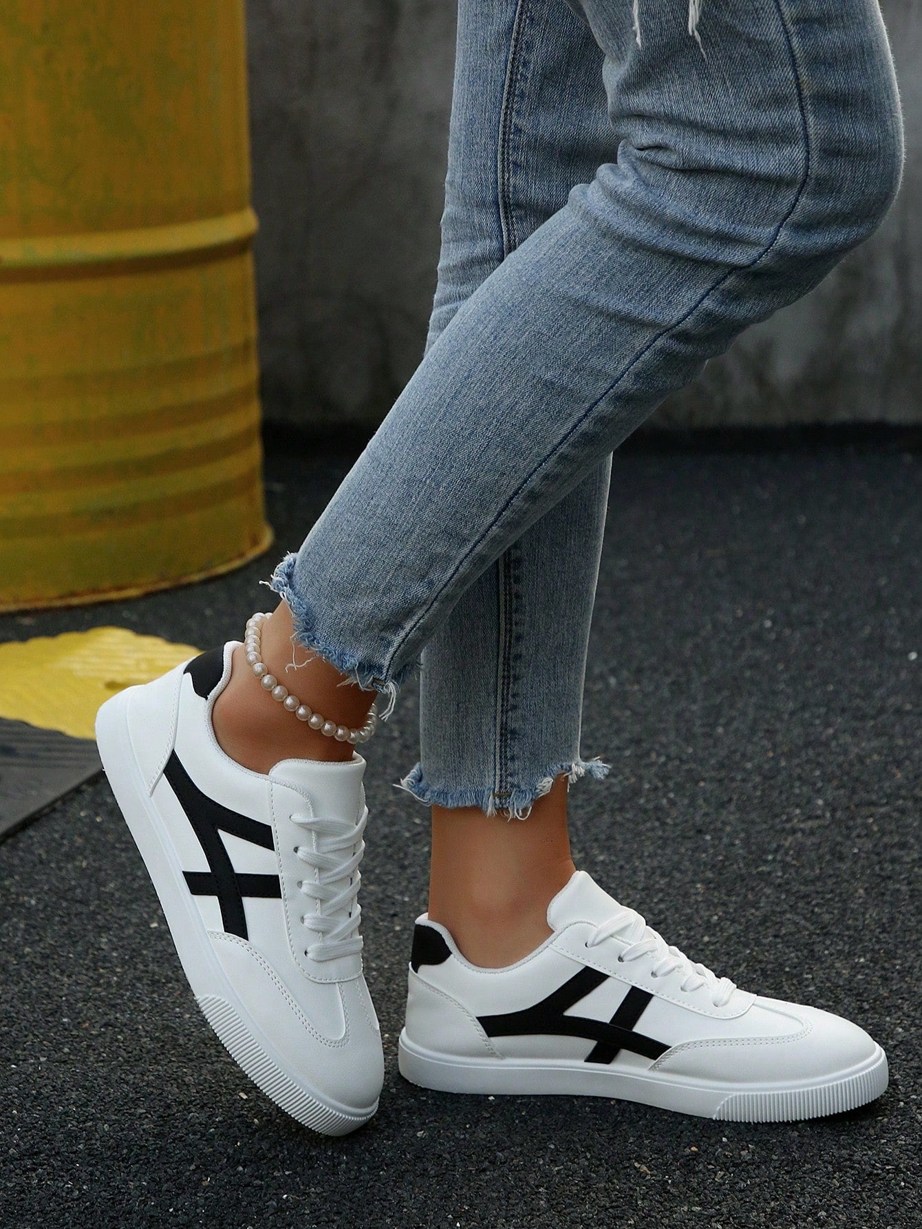 Tênis Casual Estilo Esportivo Com Detalhe Lateral