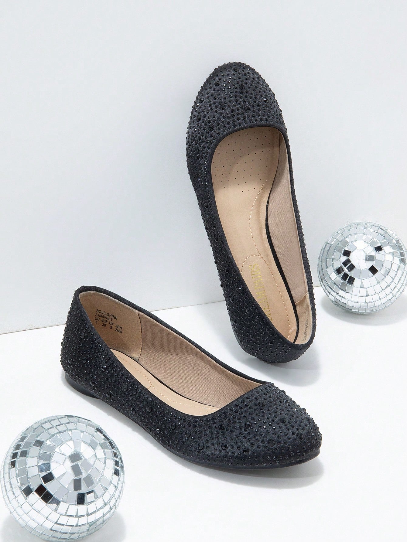 Sapatilha Bico Redondo Toda Em Strass Brilhante