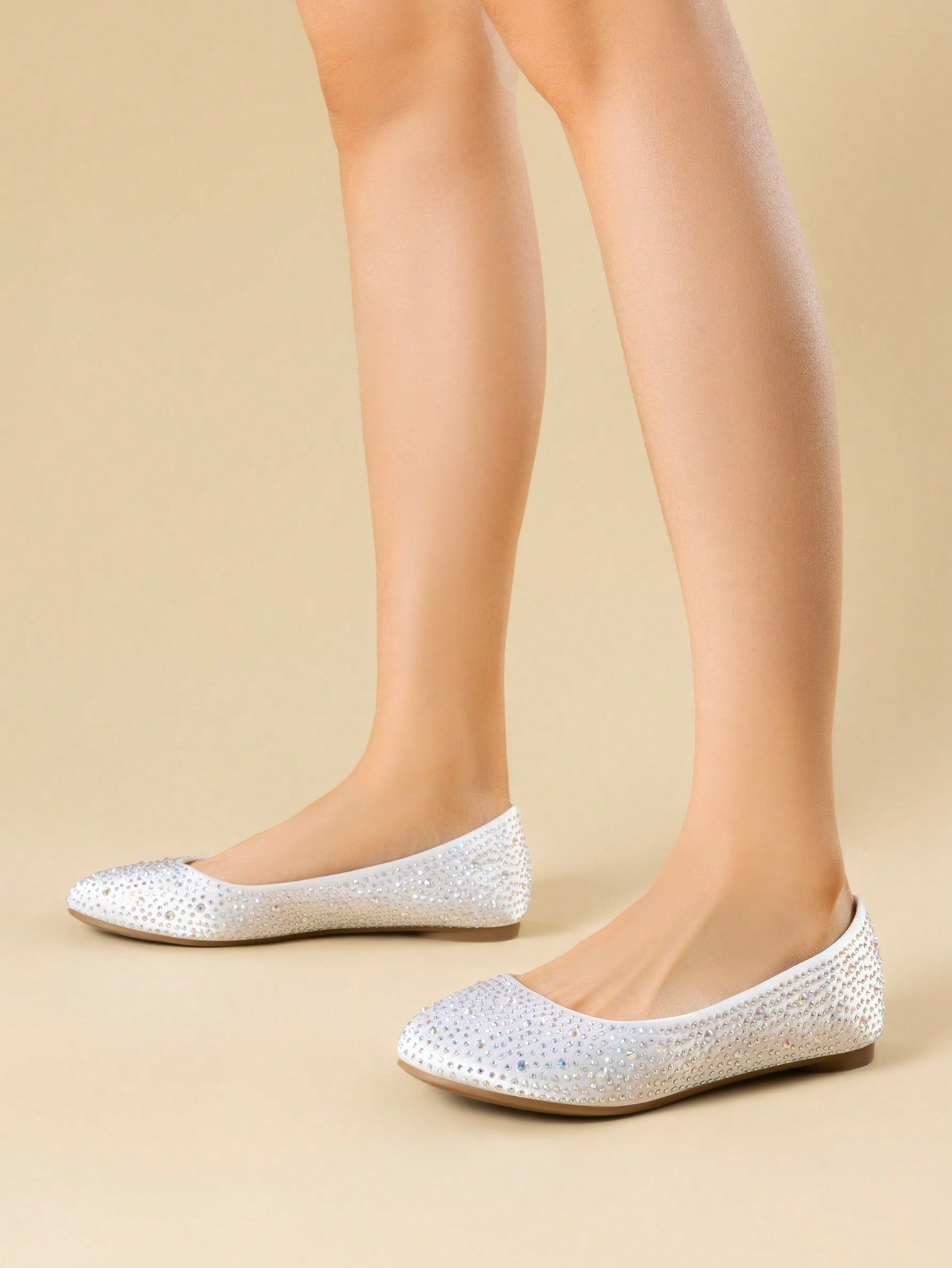 Sapatilha Bico Redondo Toda Em Strass Brilhante
