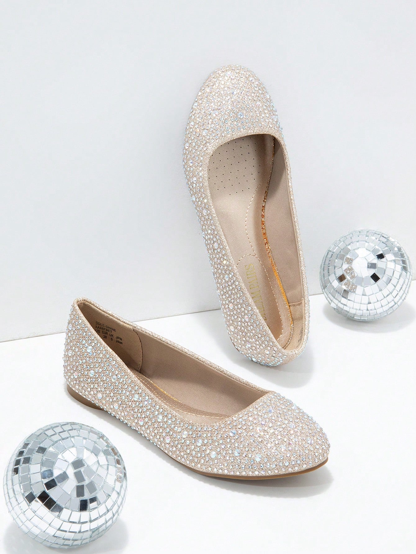 Sapatilha Bico Redondo Toda Em Strass Brilhante