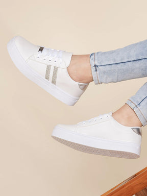 Tênis Casual Sola Alta Com Detalhe Lateral