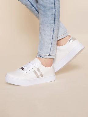 Tênis Casual Sola Alta Com Detalhe Lateral