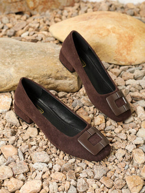 Sapato Camurça Bico Quadrado Com Fivela Estilosa