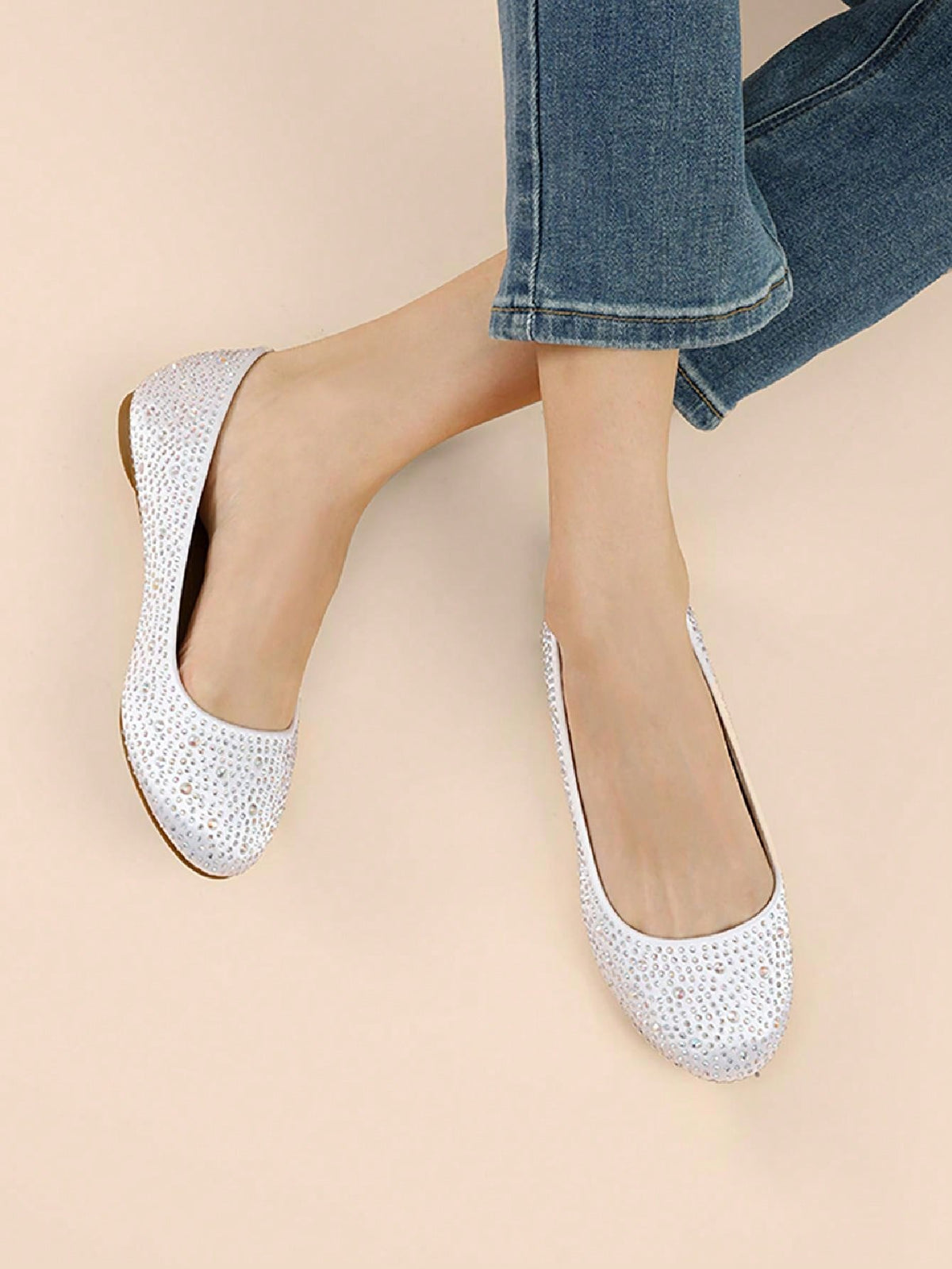 Sapatilha Bico Redondo Toda Em Strass Brilhante