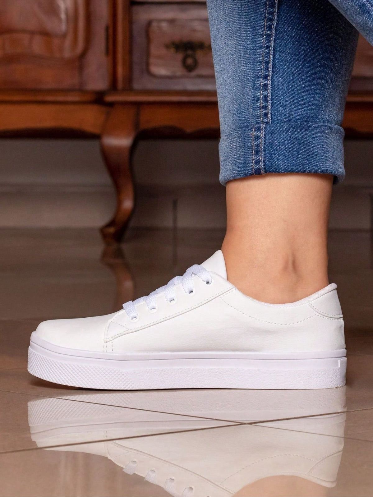 Tênis Casual Sola Alta Minimalista