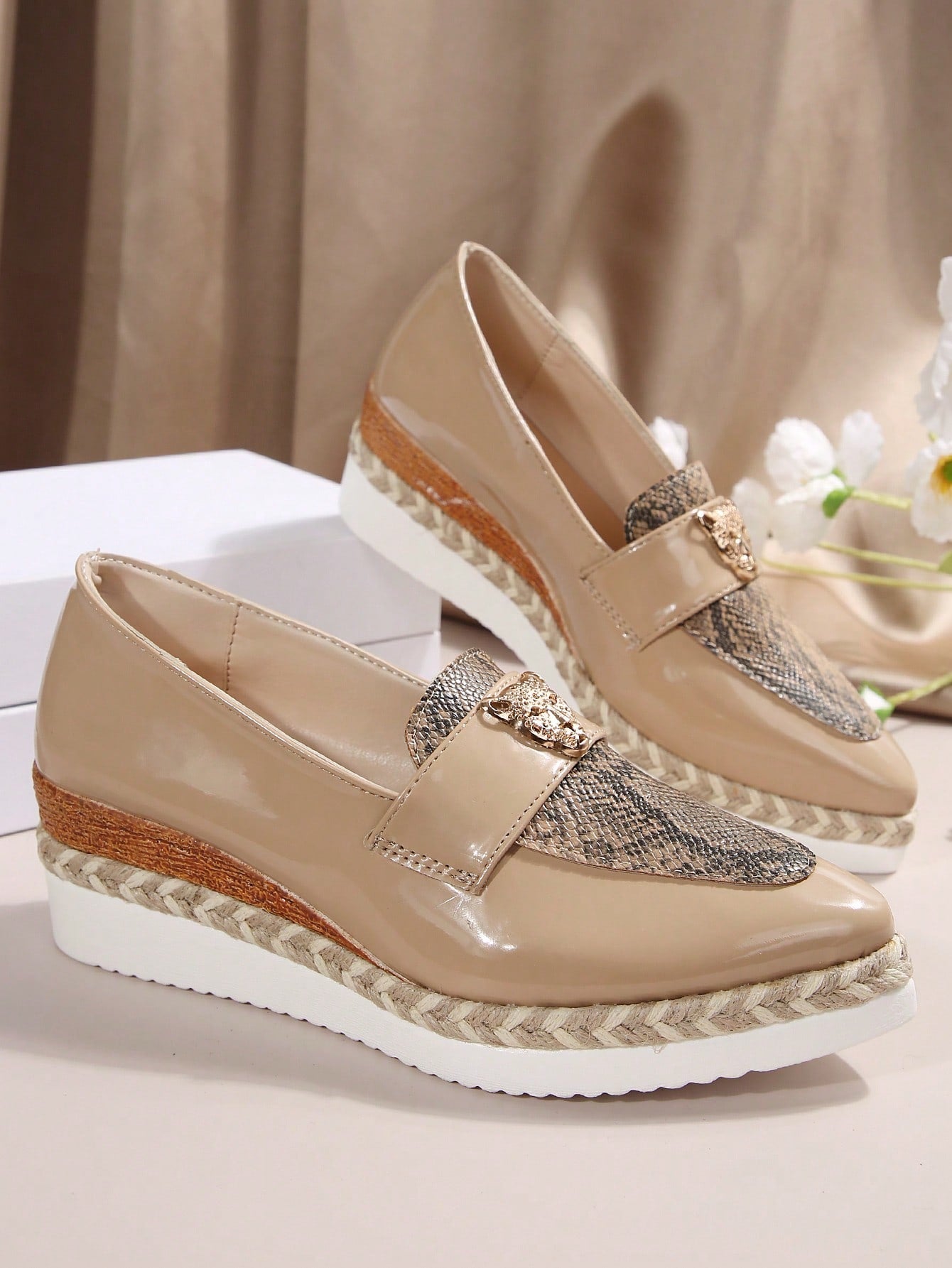 Sapato Mocassim Com Detalhe Snake E Solado Plataforma