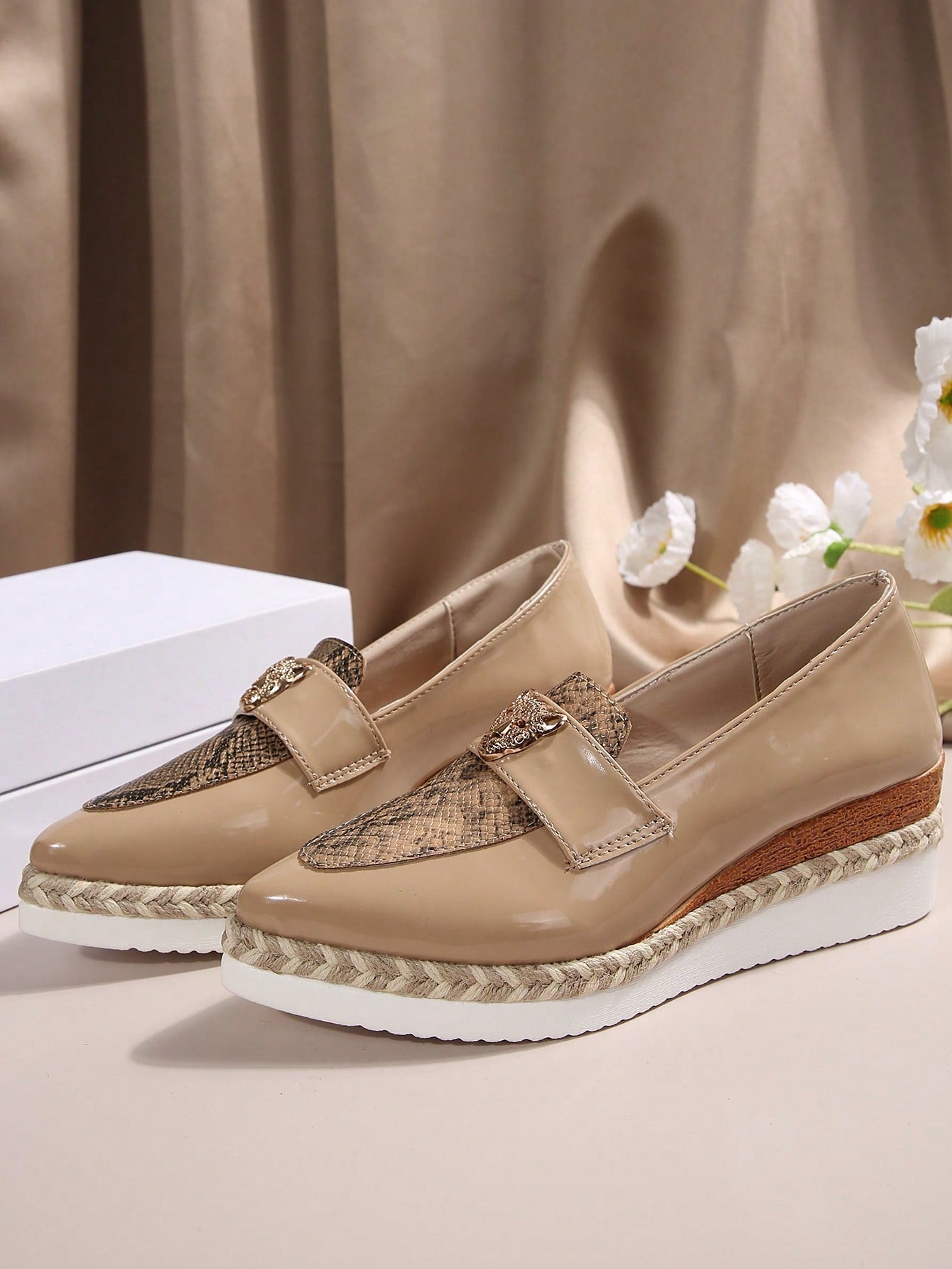 Sapato Mocassim Com Detalhe Snake E Solado Plataforma