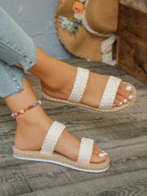 Sandália Flatform Com Tiras Trançadas