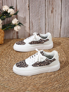 Tênis Casual Estampado Animal Print Com Sola Alta Estilosa