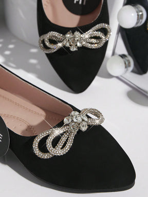 Sapatilha Bico Fino Com Laço De Strass Elegante