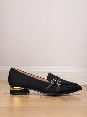 Sapato Mocassim Bico Fino Com Duas Fivelas Elegantes
