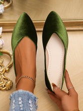 Sapatilha Bico Fino Em Veludo Design Elegante