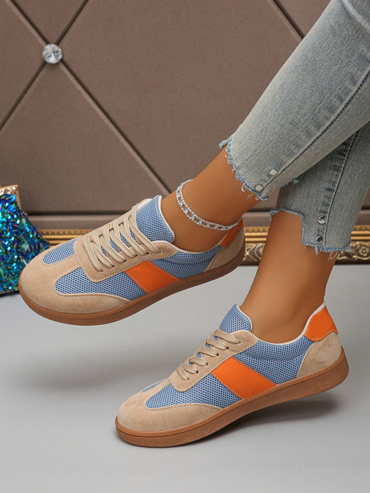Tênis Casual Estilo Retrô Com Recortes Suede