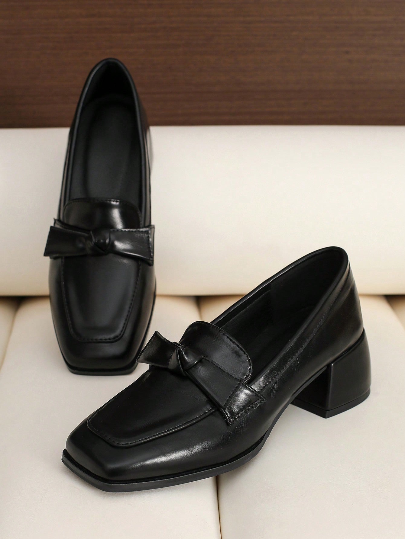 Sapato Mocassim Verniz Bico Quadrado Com Salto Bloco