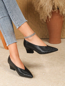 Sapato Scarpin Bico Fino Texturizado Estilo Croco