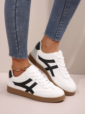 Tênis Casual Estilo Retrô Com Solado Reto Confortável